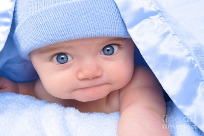 Γιατί τα νεογέννητα γεννιούνται με μπλε μάτια;