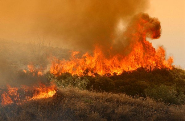 Πυρκαγιά κοντά στην Μονή