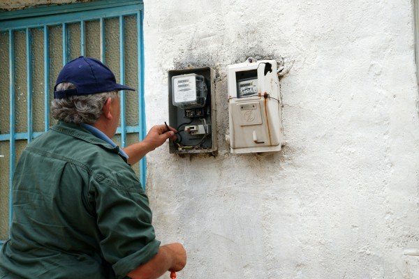 Προσποιήθηκε υπάλληλο της