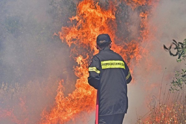 Σε ύφεση η πυρκαγιά στην