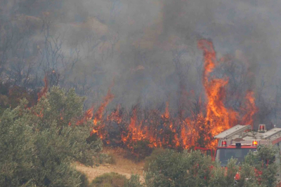 Φωτιές: Κάηκαν σπίτια στη